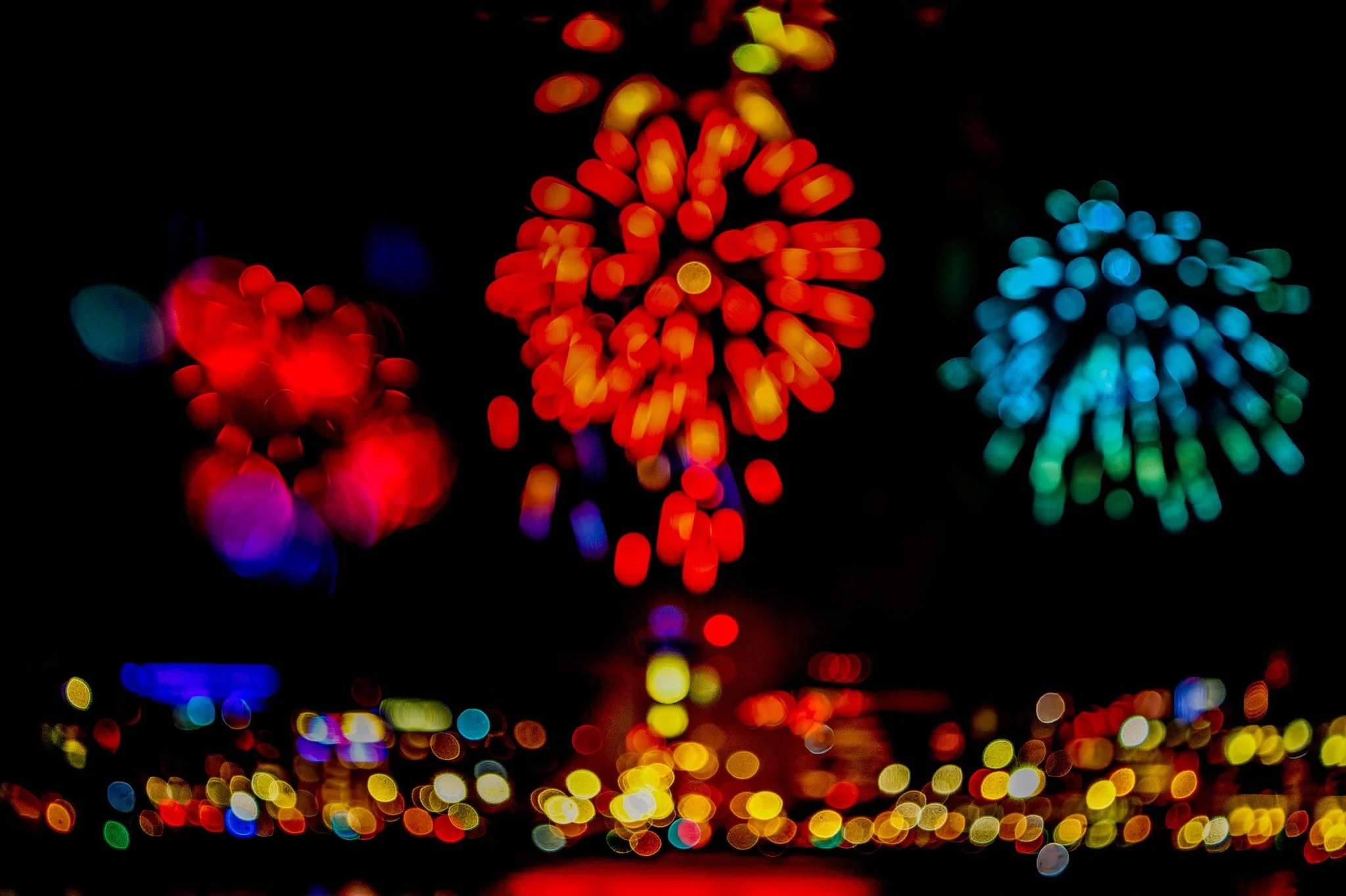 Bokeh. This one is getting printed!
Lights Over Lake Erie, 2025.
@cityoferiepa @celebrateerie
@m_harrisonphotography
Purchase this image (prints, artwork, gifts) here--> https://mharrisonphotography.shootproof.com/gallery/lightsoverlakeeri