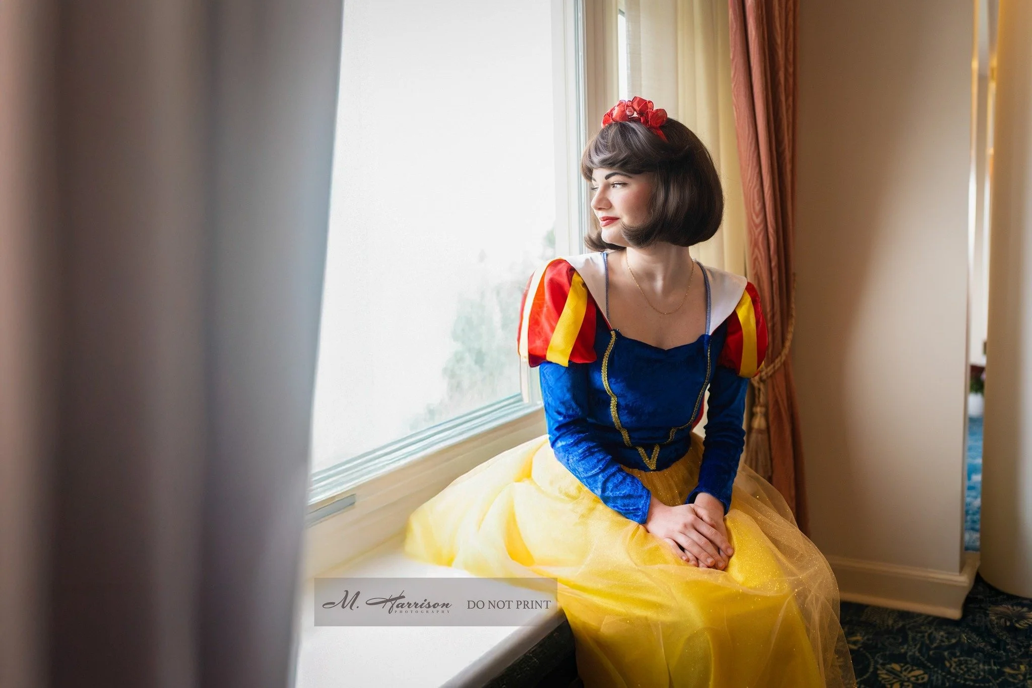 My beautiful friend's even more stunning daughter. Nicole Tupek, I am so lucky to have Patty Corella-Weibel in my life to put me in the right place at the right time. 

#princess #princessball #apple #snowwhite #kahkwa