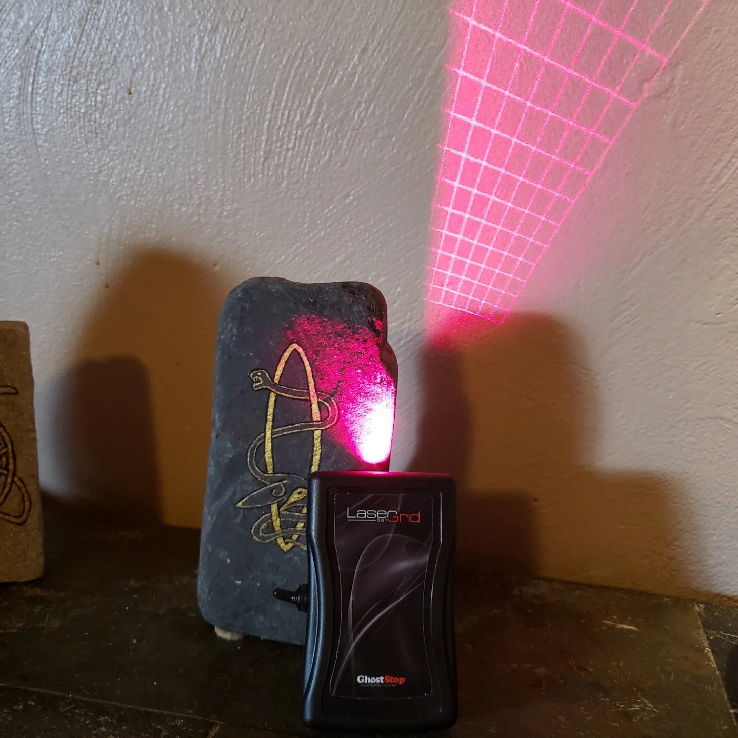  Laser grid 