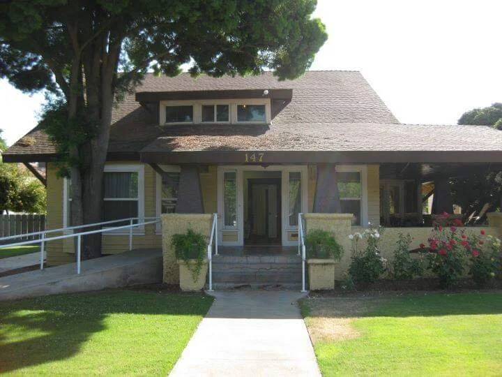    The Mason House located at 147 N Gale Hill, Lindsay, Ca. 93247 