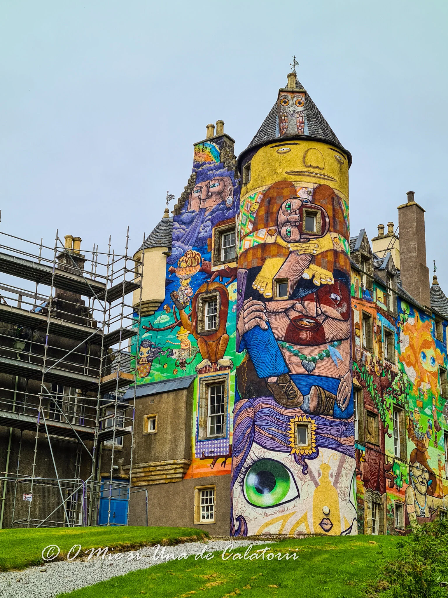 Castelul Kelburn (Scotia) - un castel al contrastelor