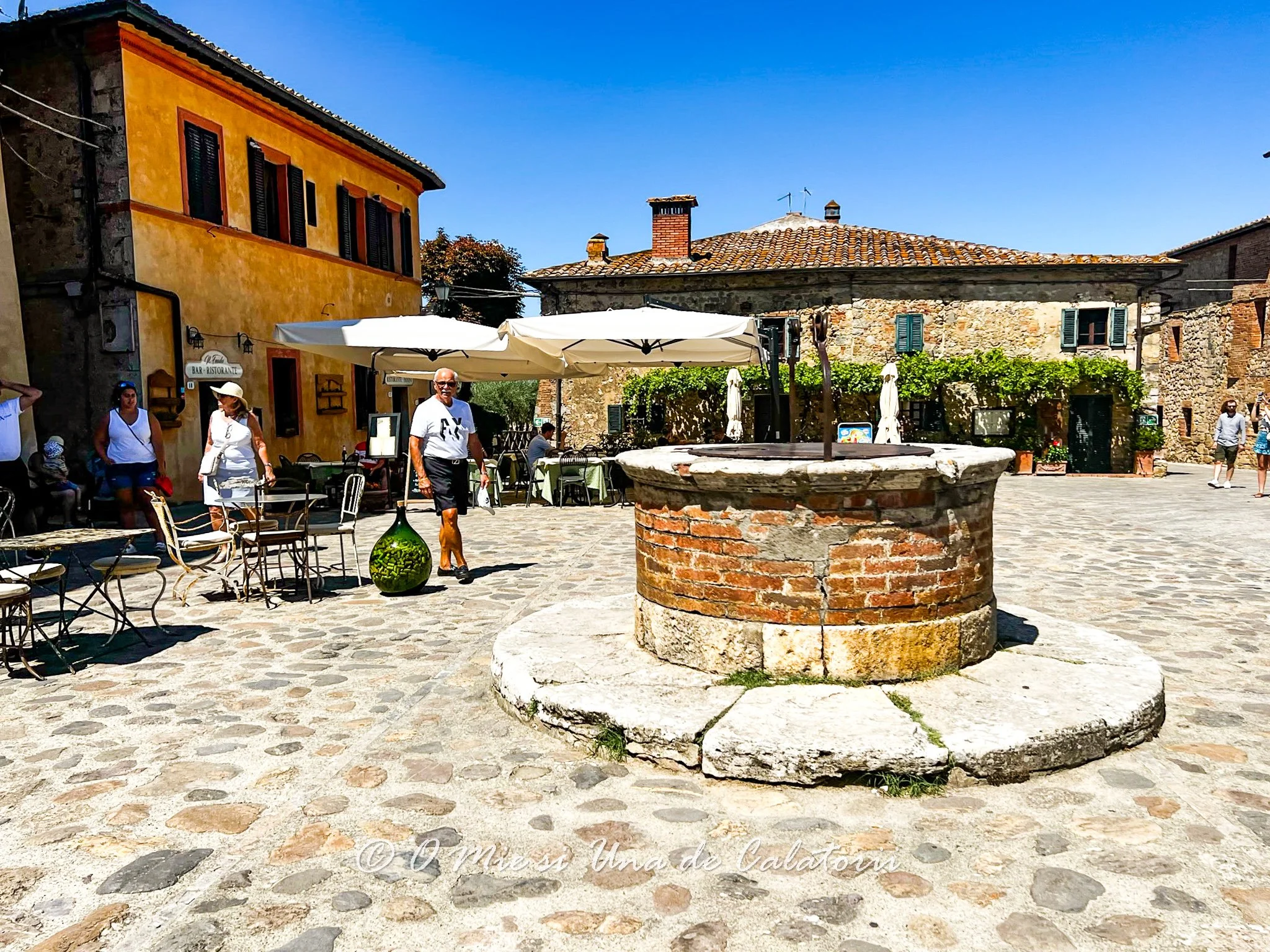 Italia | Sate de poveste in Toscana: Monteriggioni, intr-o excursie de o zi din Siena sau Florenta