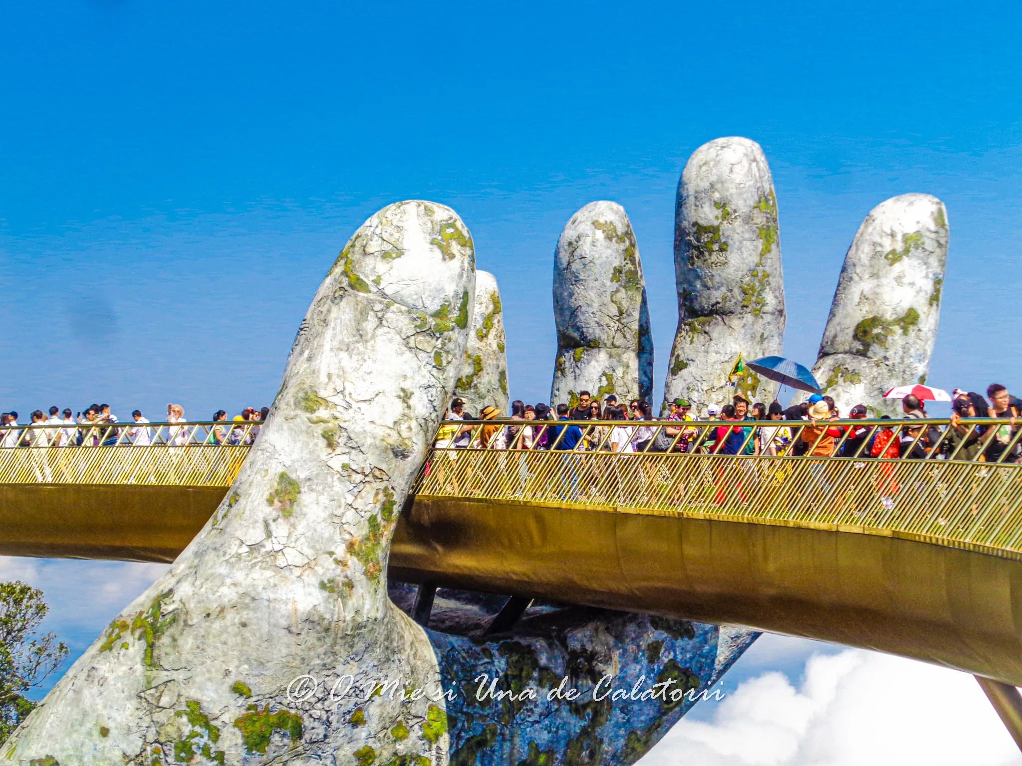 Golden Bridge, una dintre cele mai importante atractii din apropierea Da Nang (Vietnam)