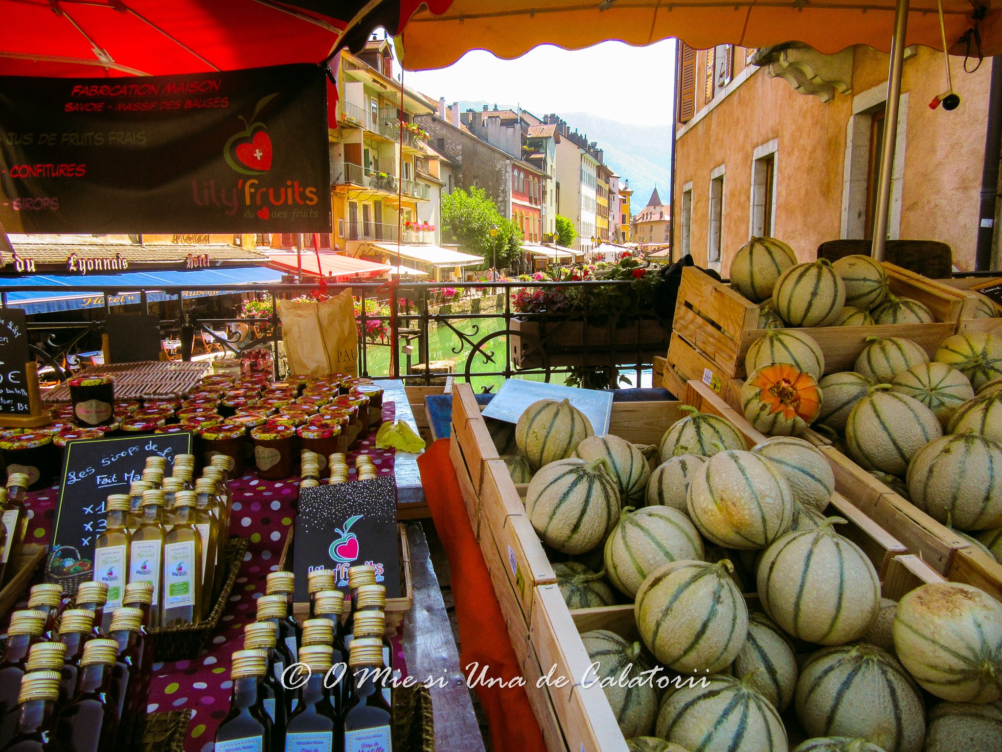 épicerie fine de produits de Savoie : charcuterie, jus de fruit, génépi,  - Picture of La Coop, Paris - Tripadvisor