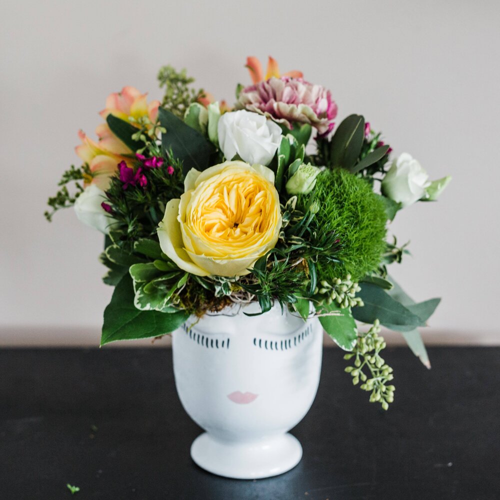 Selfie Chic Springhill Flowers
