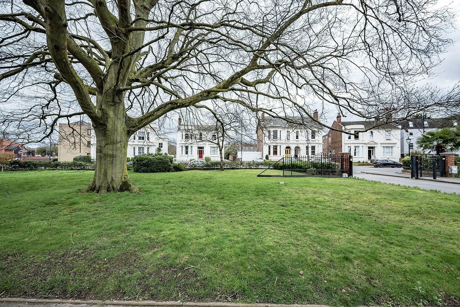 Apt21ThMnorHseLmngtnSpFo1s copy.jpg