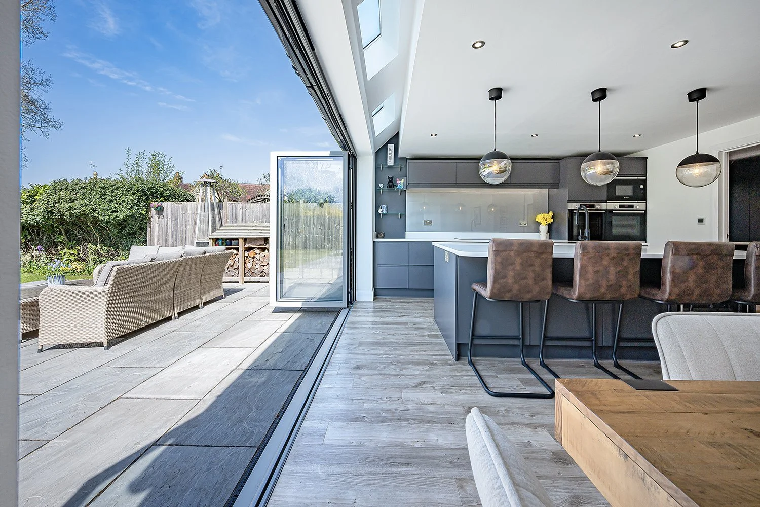 159ErlswdCommErlswdDa6s copy.jpg