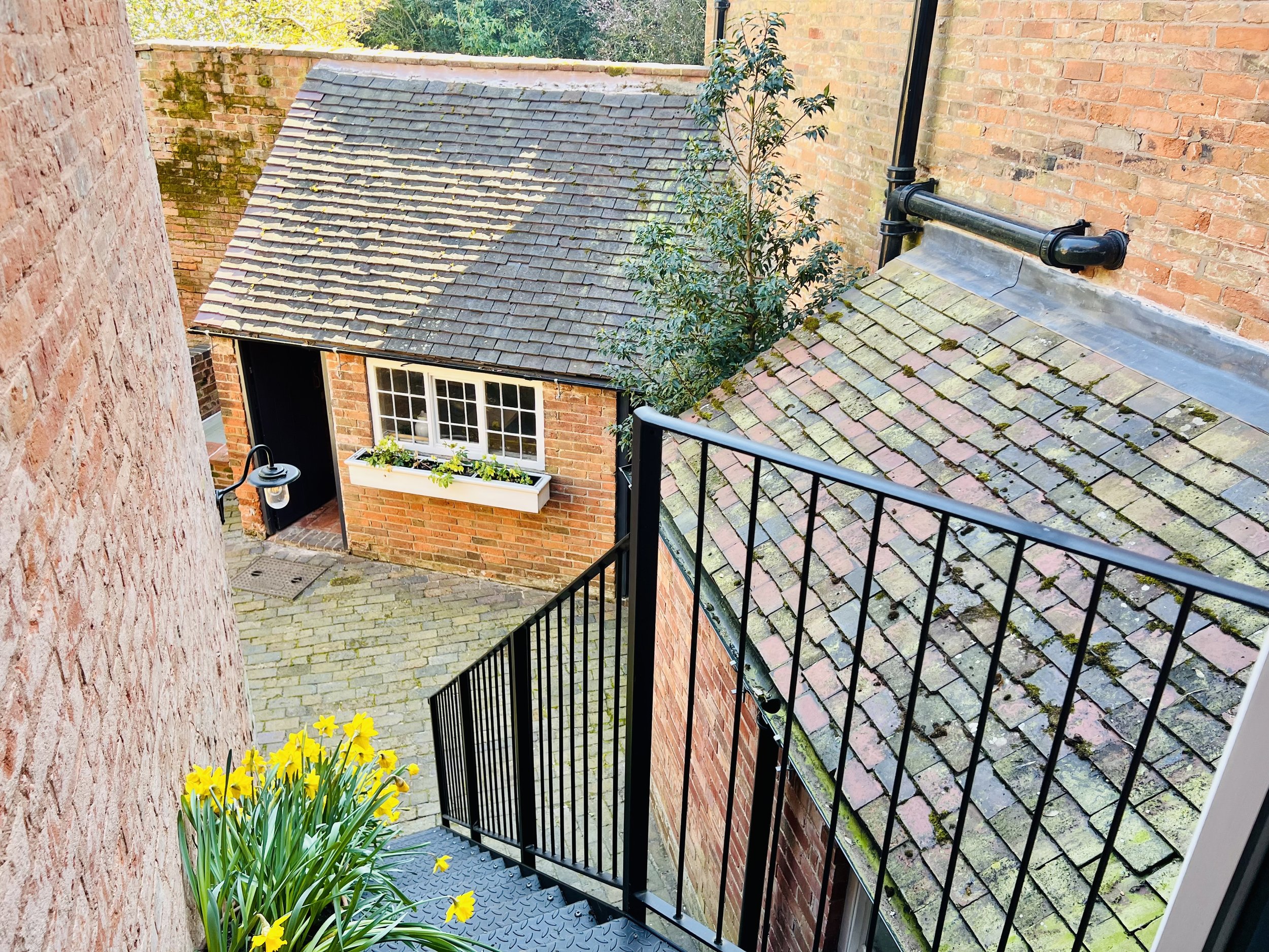 Entrance Courtyard Stairs 04.jpeg