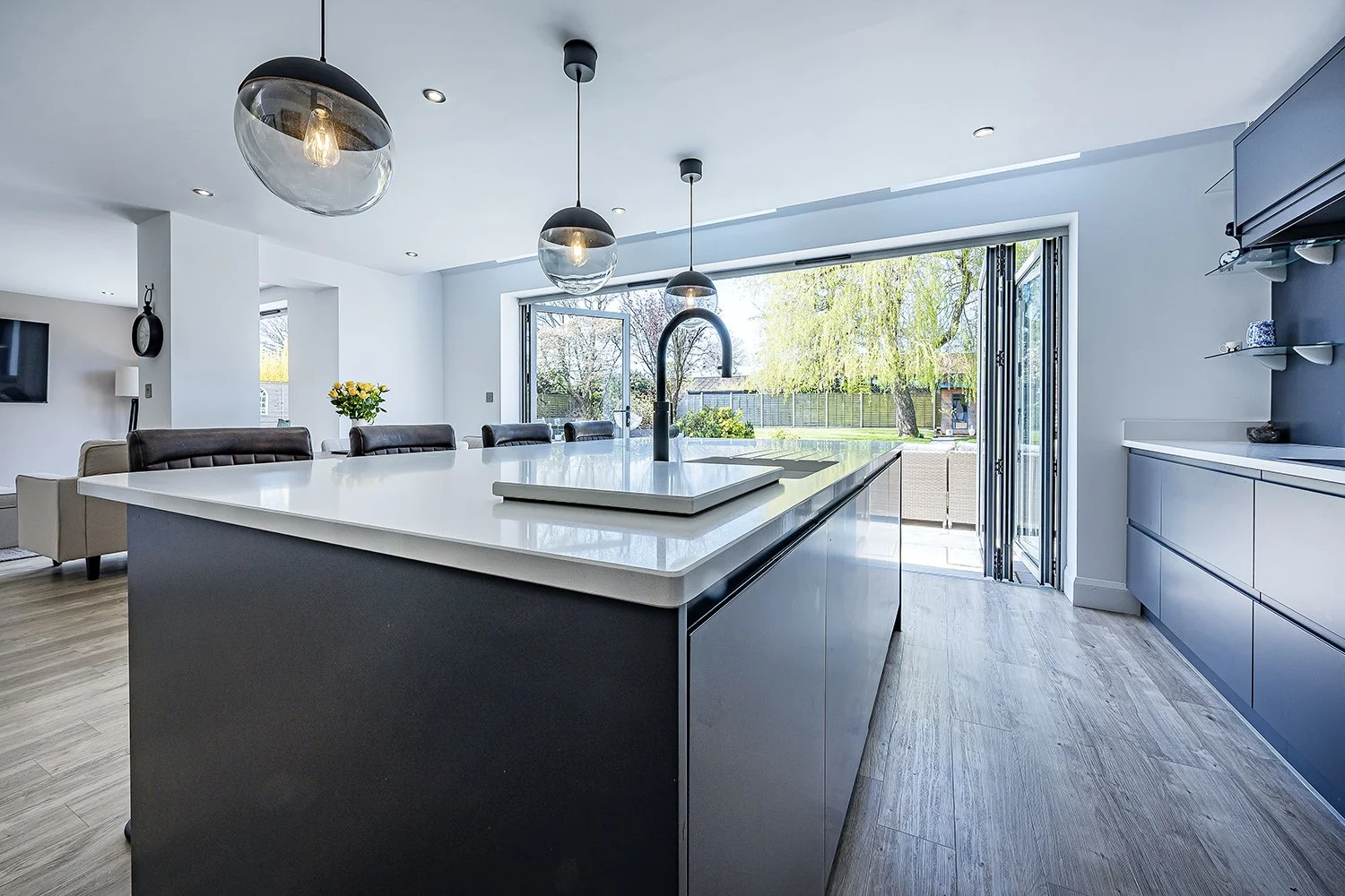 159ErlswdCommErlswdKt1s copy.jpg