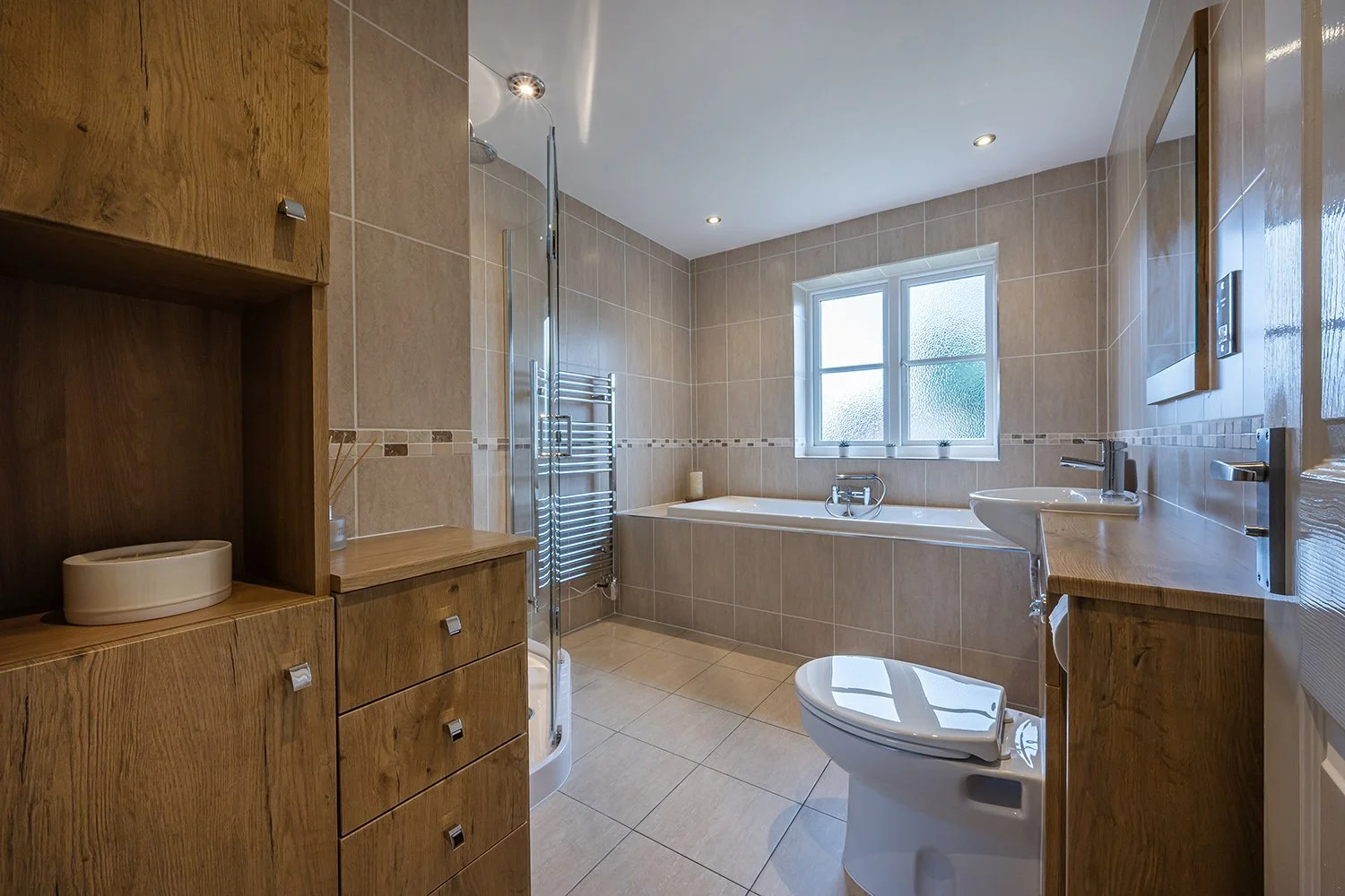 10BltonClsHcklyHthBt1s copy.jpg