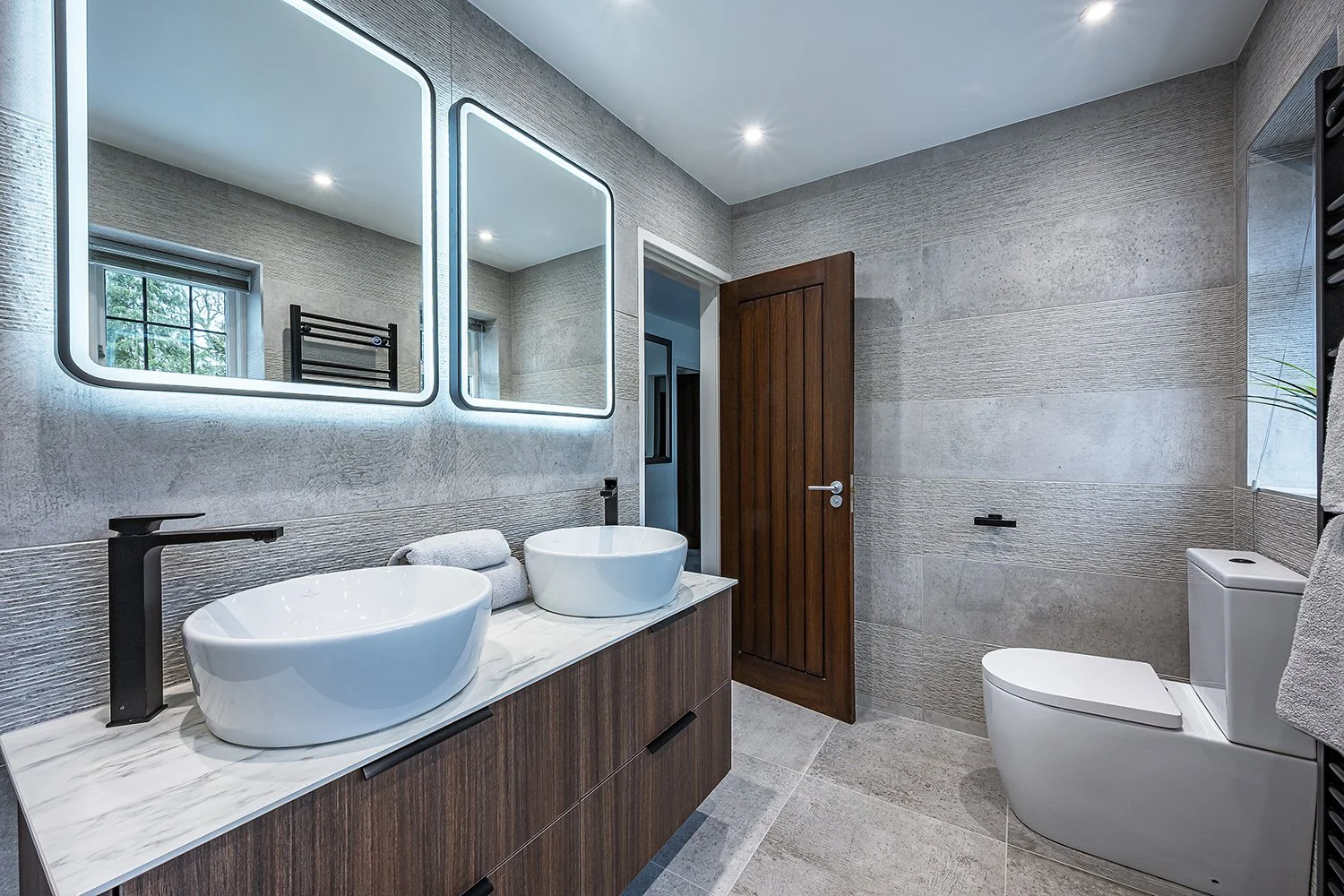 14TheCresHmpttnInArdBt23s copy.jpg