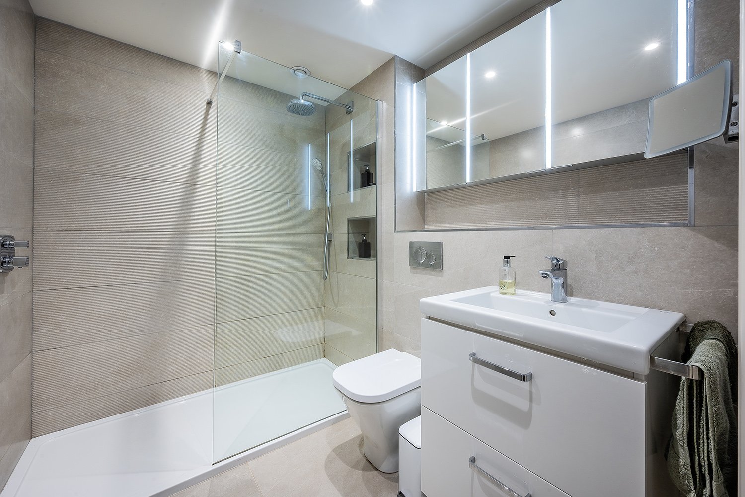 Apt1OltonCrtOlton26Sh2s copy.jpg