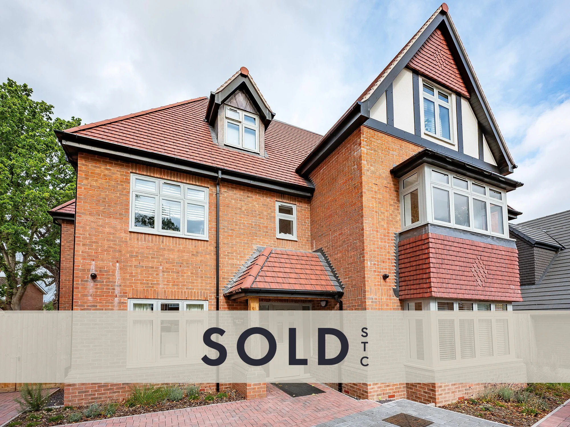 Oak Tree Place SOLD STC - 2000 x1500px.jpg