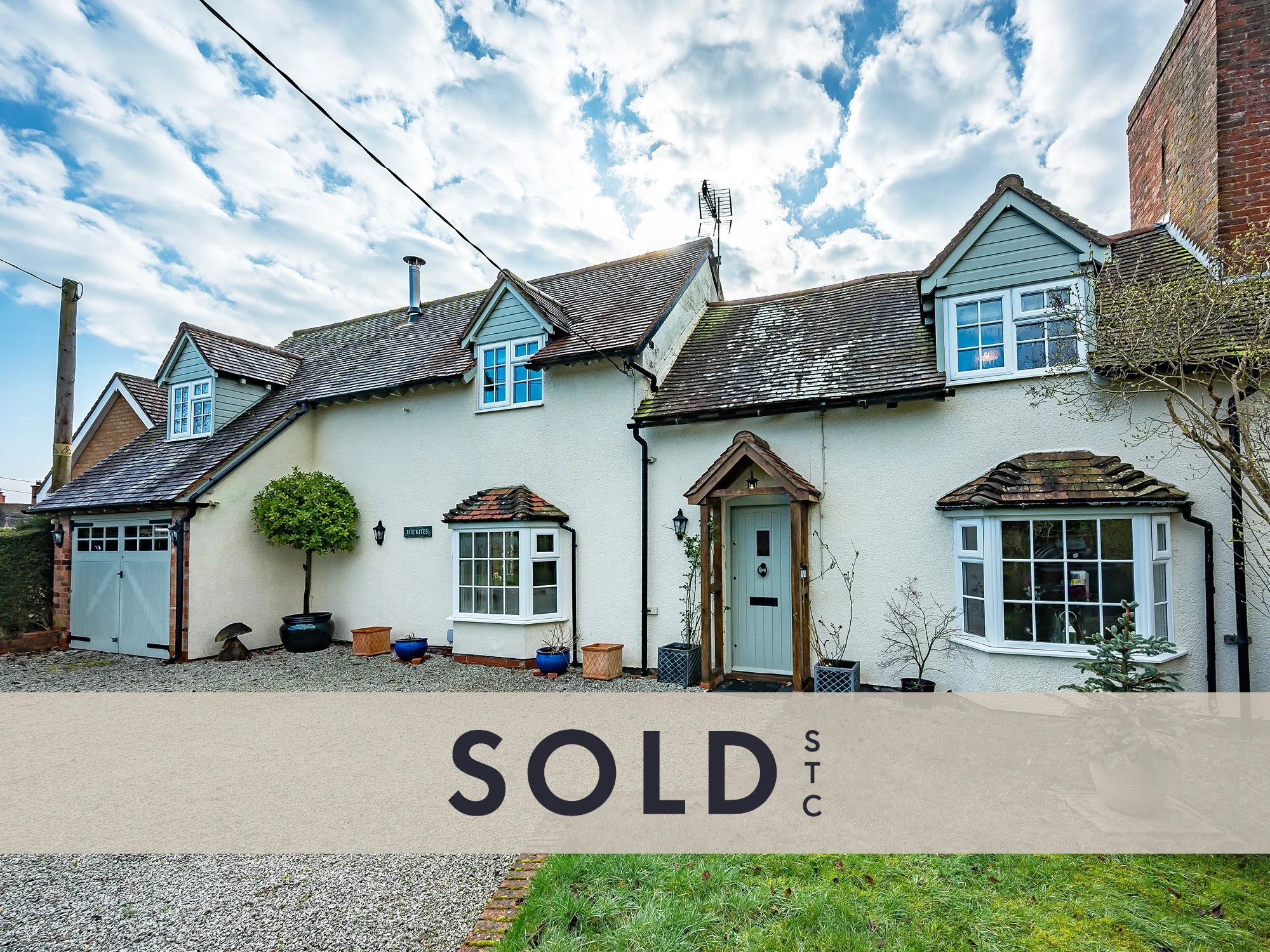 The Kites SOLD STC - 2000 x1500px.jpg