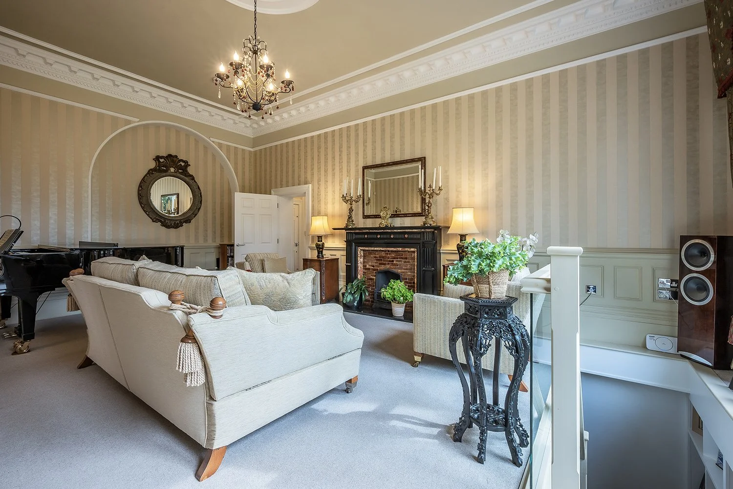 Apt1OltonCrtOlton26St4s copy.jpg