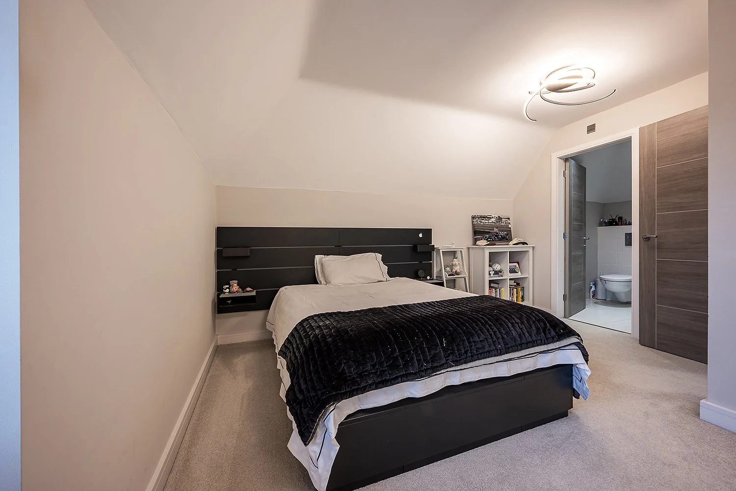 3WillowCresSolBd44s copy.jpg