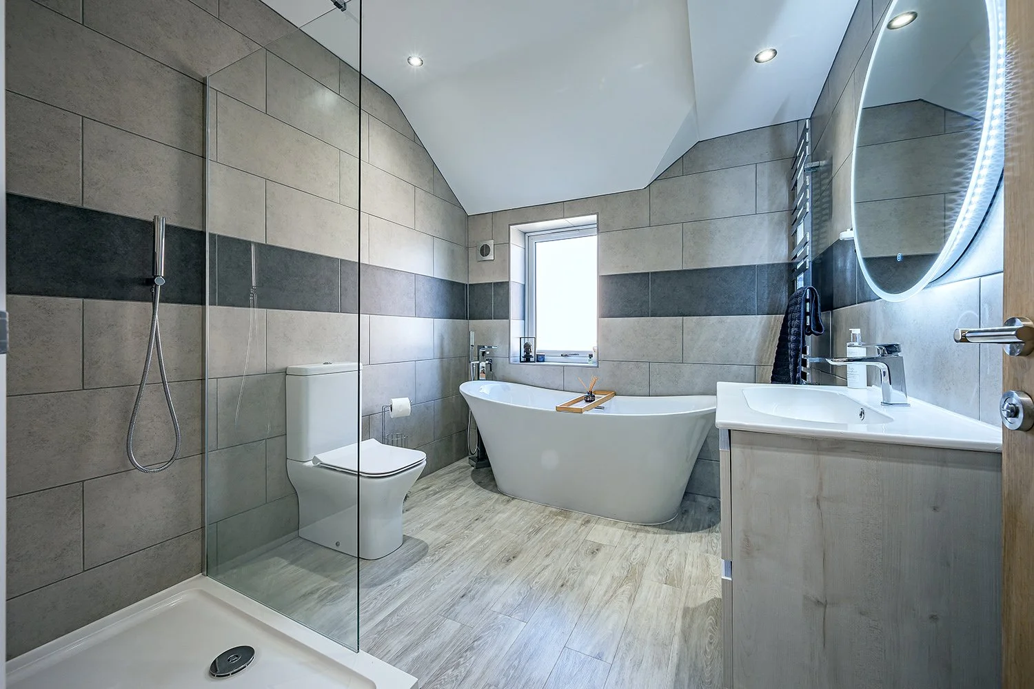 159ErlswdCommErlswdBt1s copy.jpg