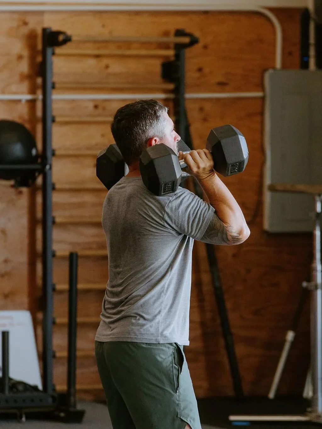 Strength Training &amp; Glucose Control Strength training isn&rsquo;t just about building muscle&mdash;it&rsquo;s one of the most effective tools for blood sugar control.When you build lean muscle, you increase your body&rsquo;s ability to store and 