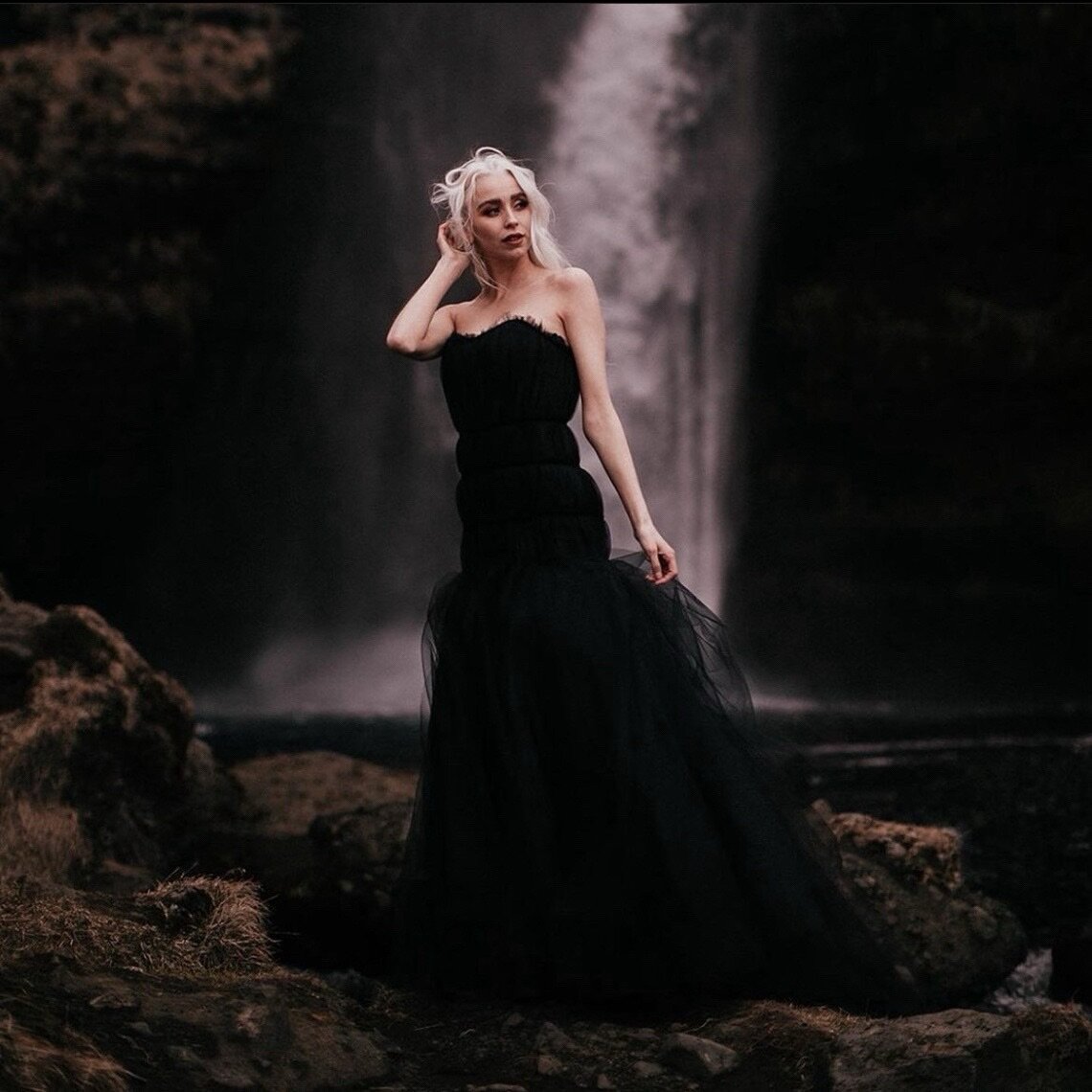 Black Swan Gown 🖤 
Gluggafoss, Iceland

#bridal #bridalcouture #couture #blackweddinggown #corsetgown