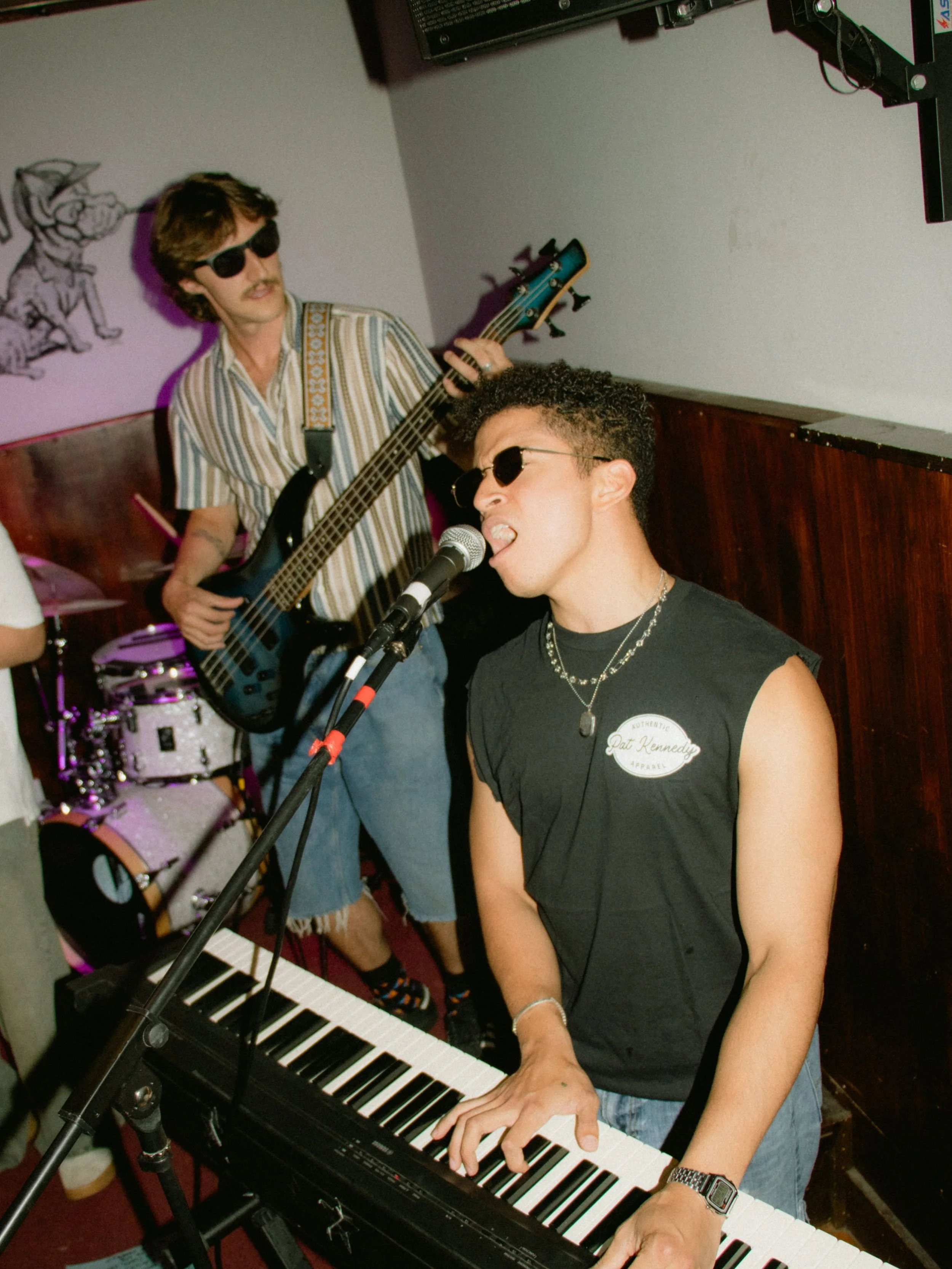 FRIDAYYY 🪩💃🕺 Huge thanks to @patkennedyofficial for inviting us, and for @uniontavernsomerville for hosting! it was truly an honor to play alongside Pat, @aces48band, and @olliee.mann. Thanks to everyone who came through, stay sleazy 😎 

#band #b