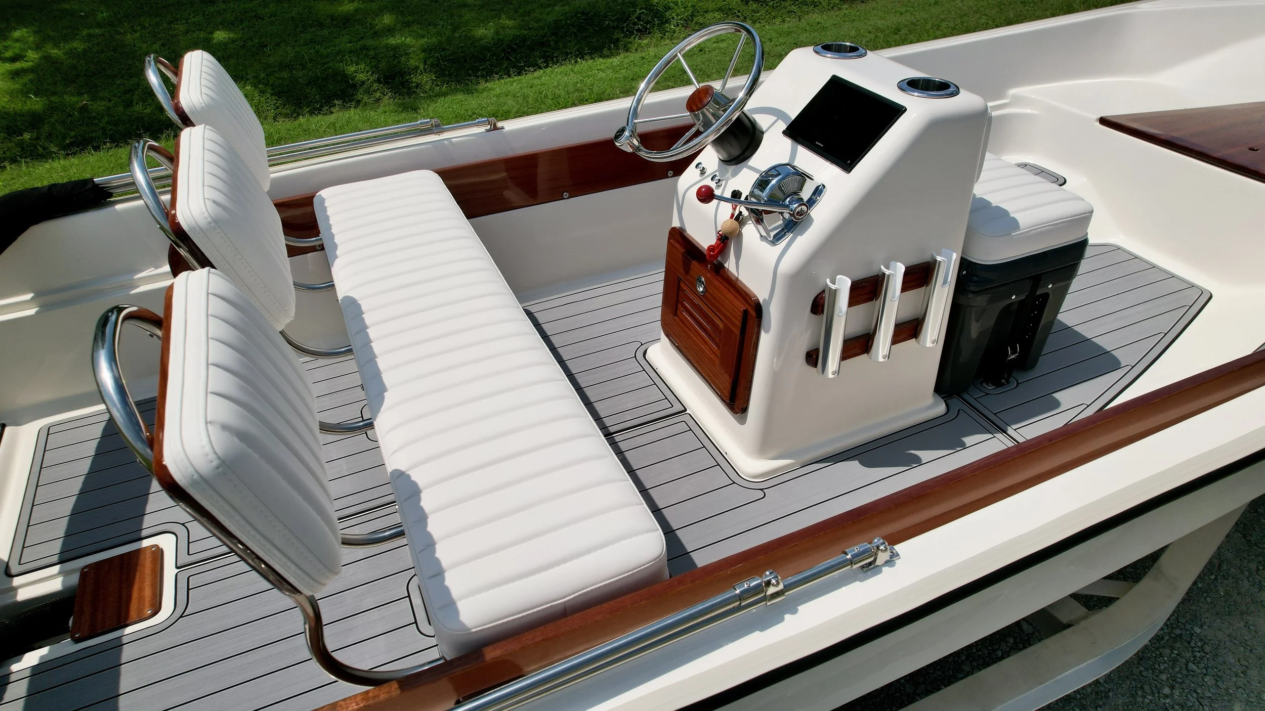 "Tannler II"- 1990 Boston Whaler 17' - Center Console