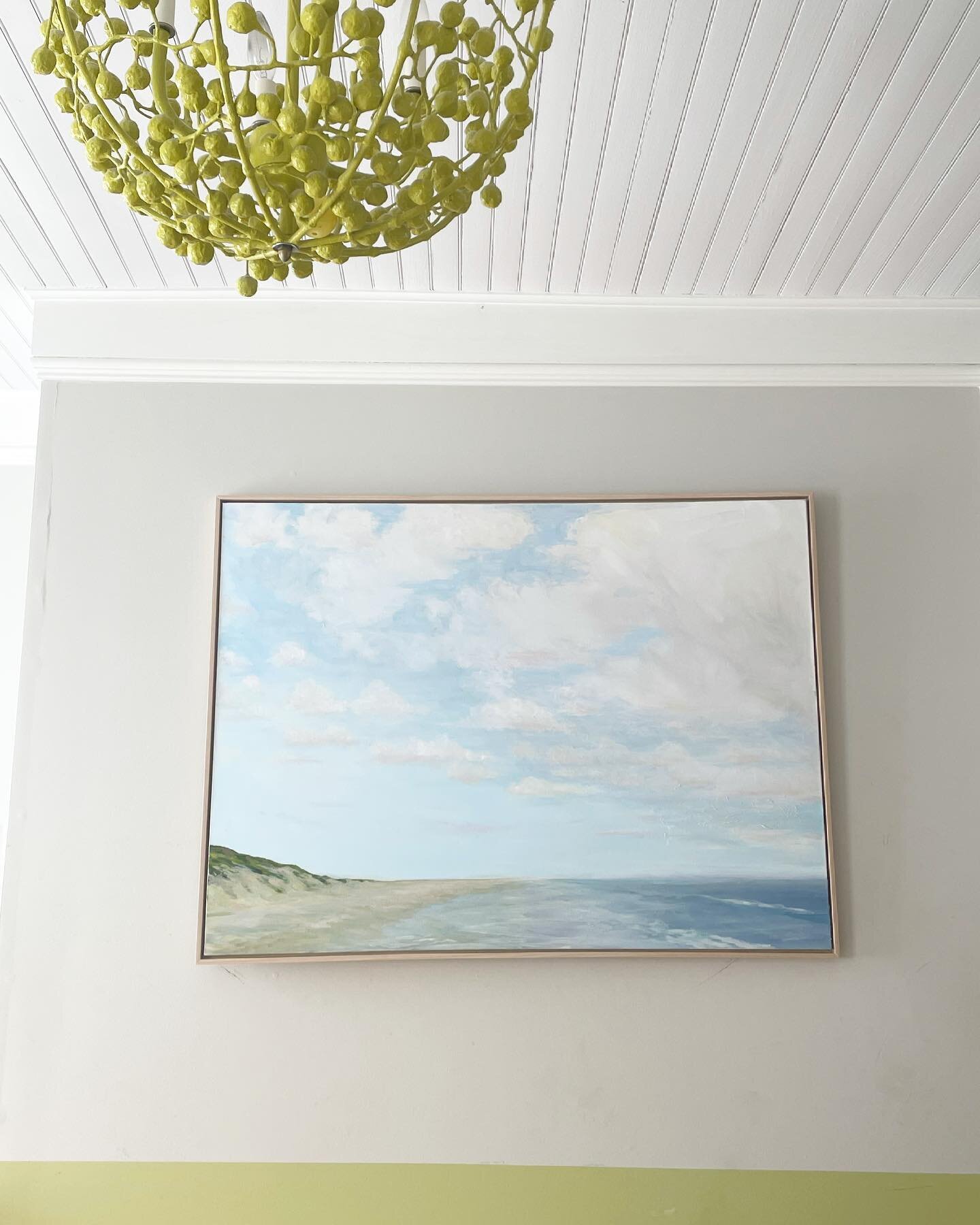 Love how this chartreuse @straydogdesigns pendant complements this beach painting...summer days are almost here.