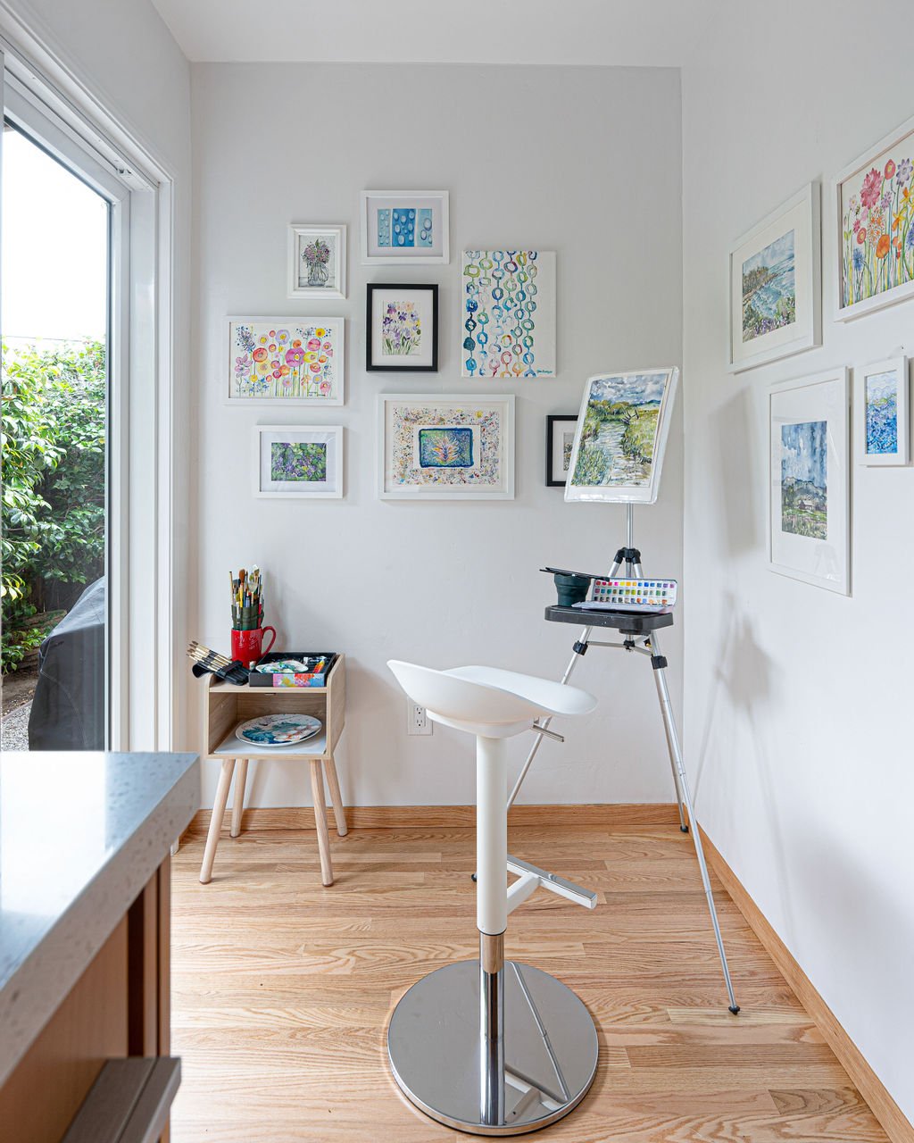 ARTIST'S CORNER.jpg