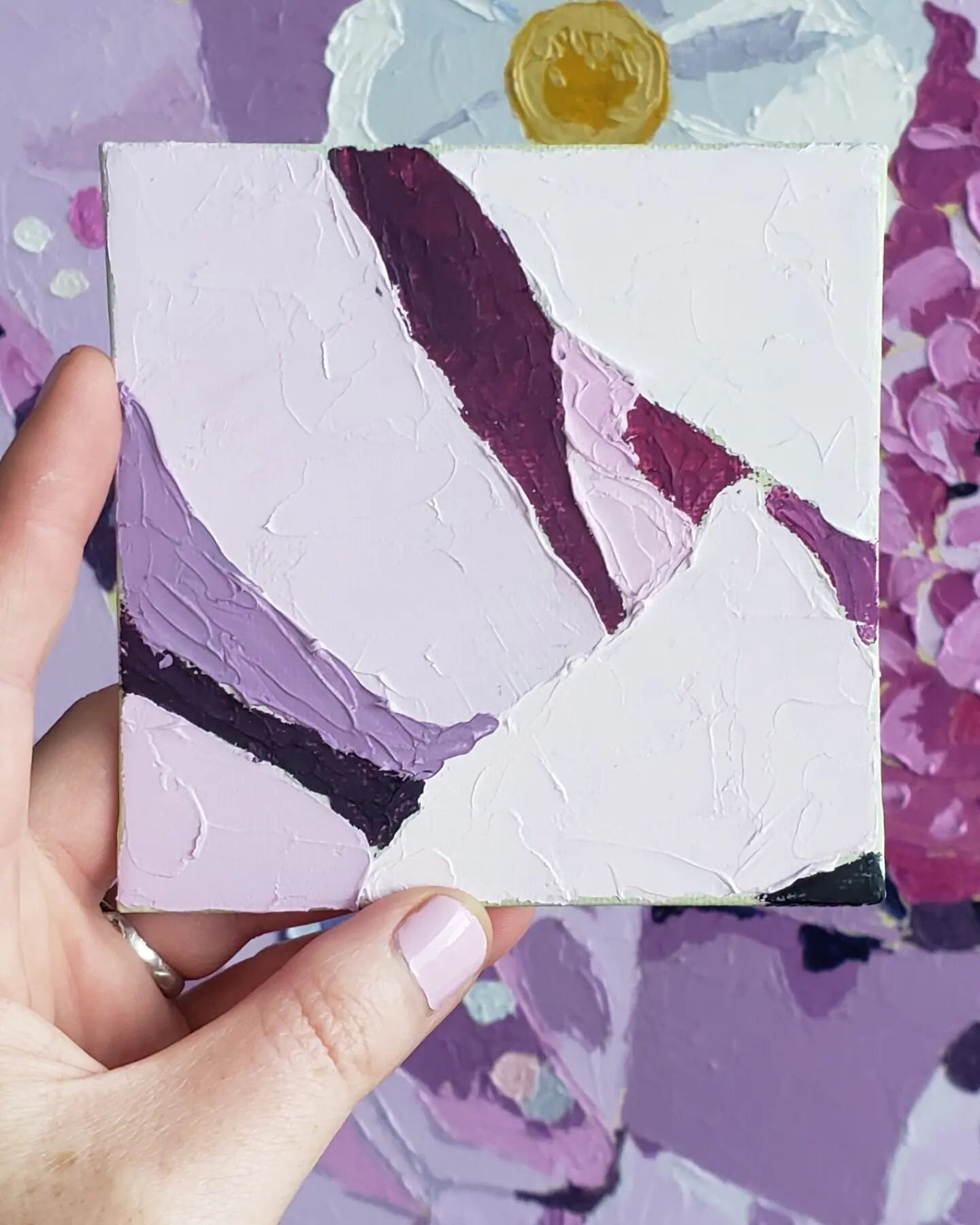 DAY 29/31 #31daysofcreativepractice2024 

Shades of lavender and violet 💜 in this little abstract painting. Playing matchy matchy with the current painting on my easel 'kindness is weakness'

4 inches, oil paint on panel, available for purchase 

#3
