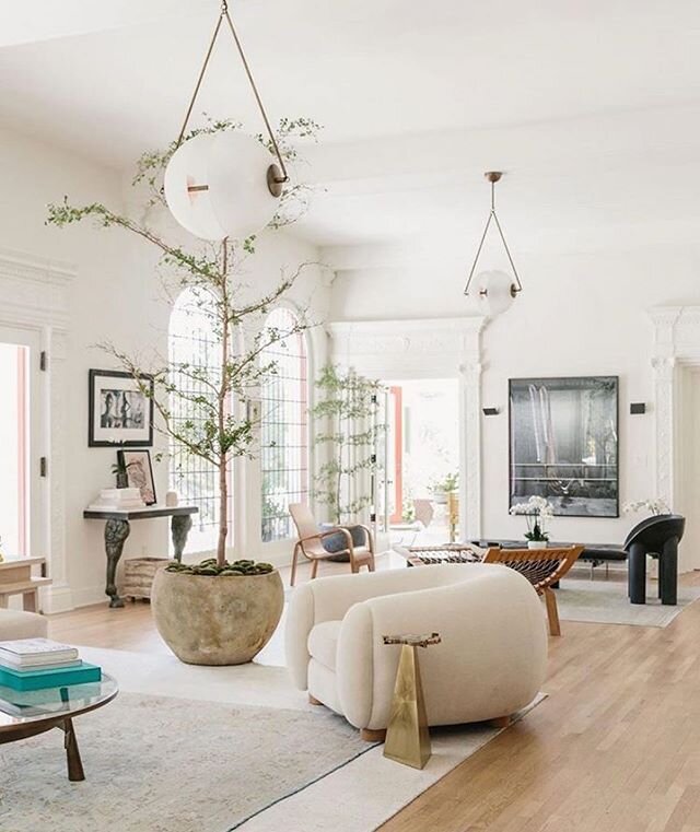 Starting the week off with a designer that inspires me 🖤@brigetteromanek taking risks and doing it so well / / Interior design is a form of expression and like art should be interesting. 
#adstyle #interiordesign #interiorart #designerspotlight #des
