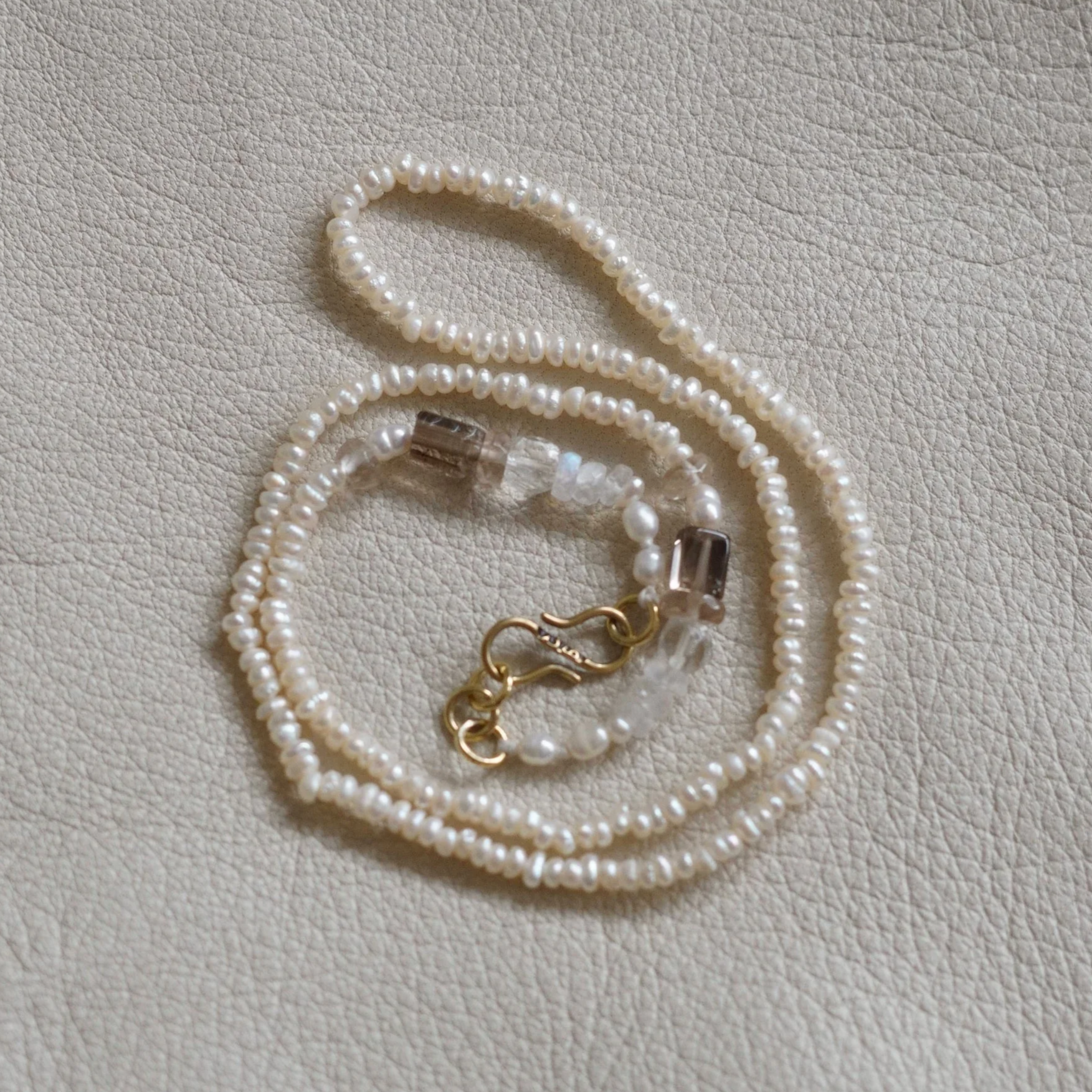 SOL pearl strand 01