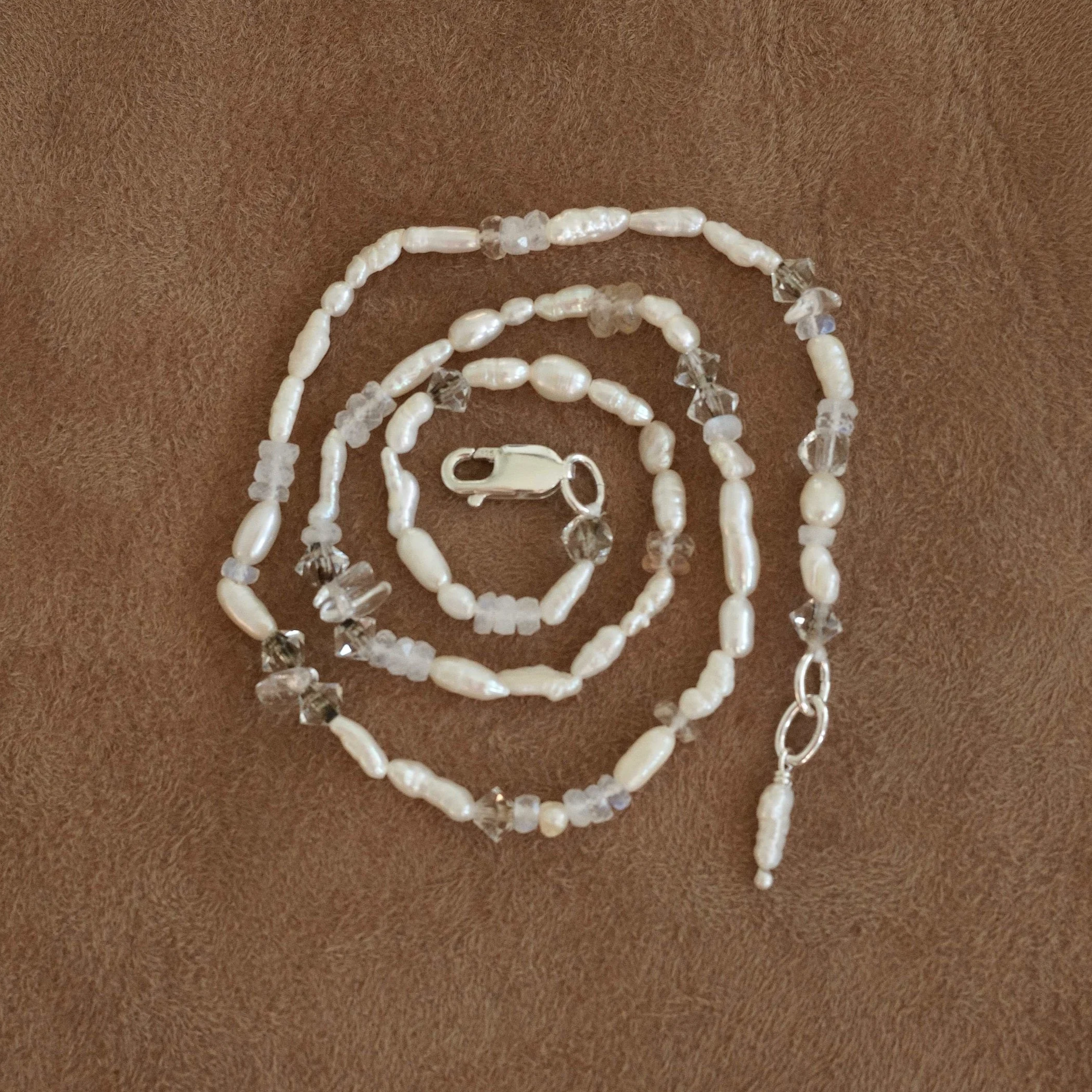 GATHERED pearl strand 08