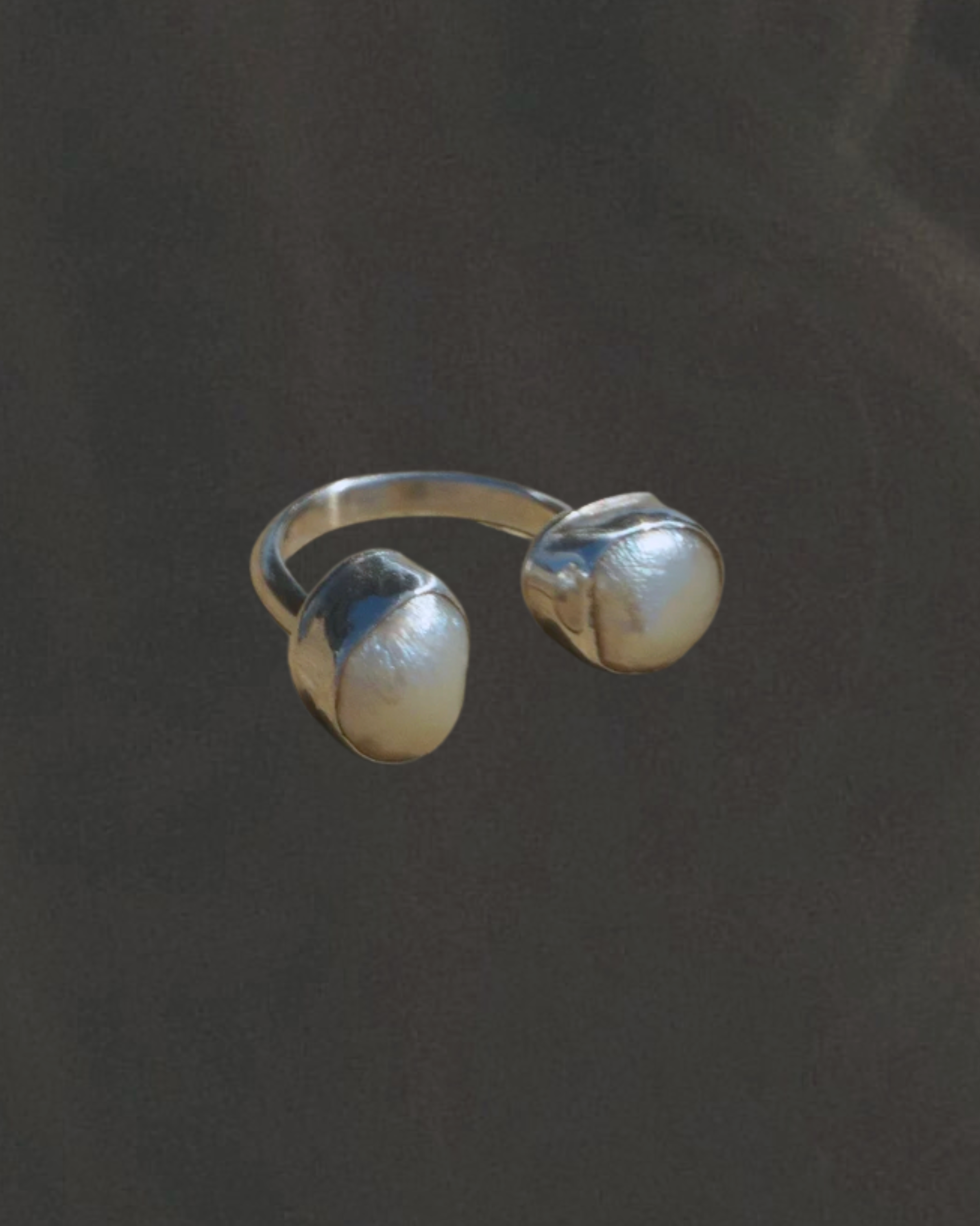 Double pearl ring