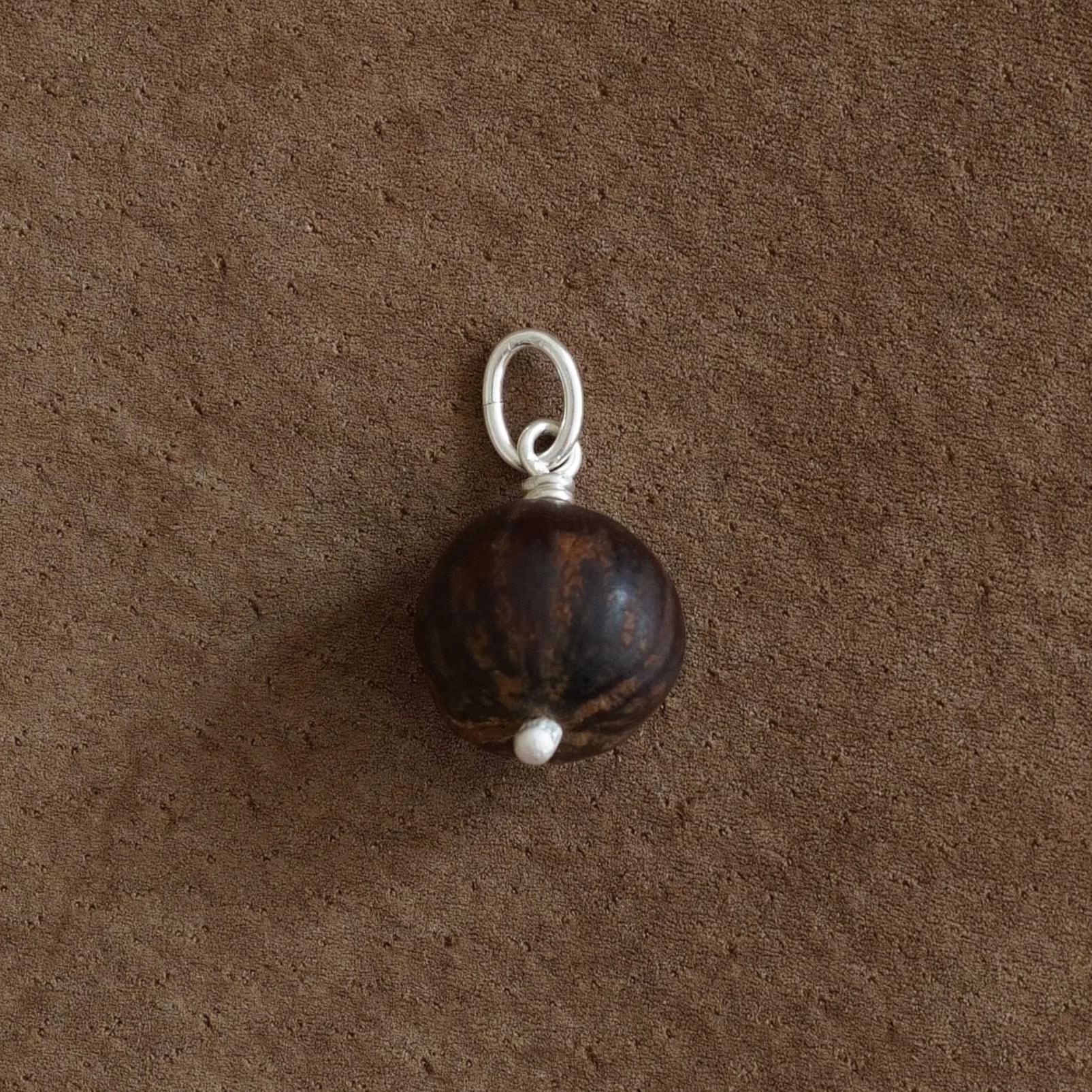 OF EARTH trinket 01