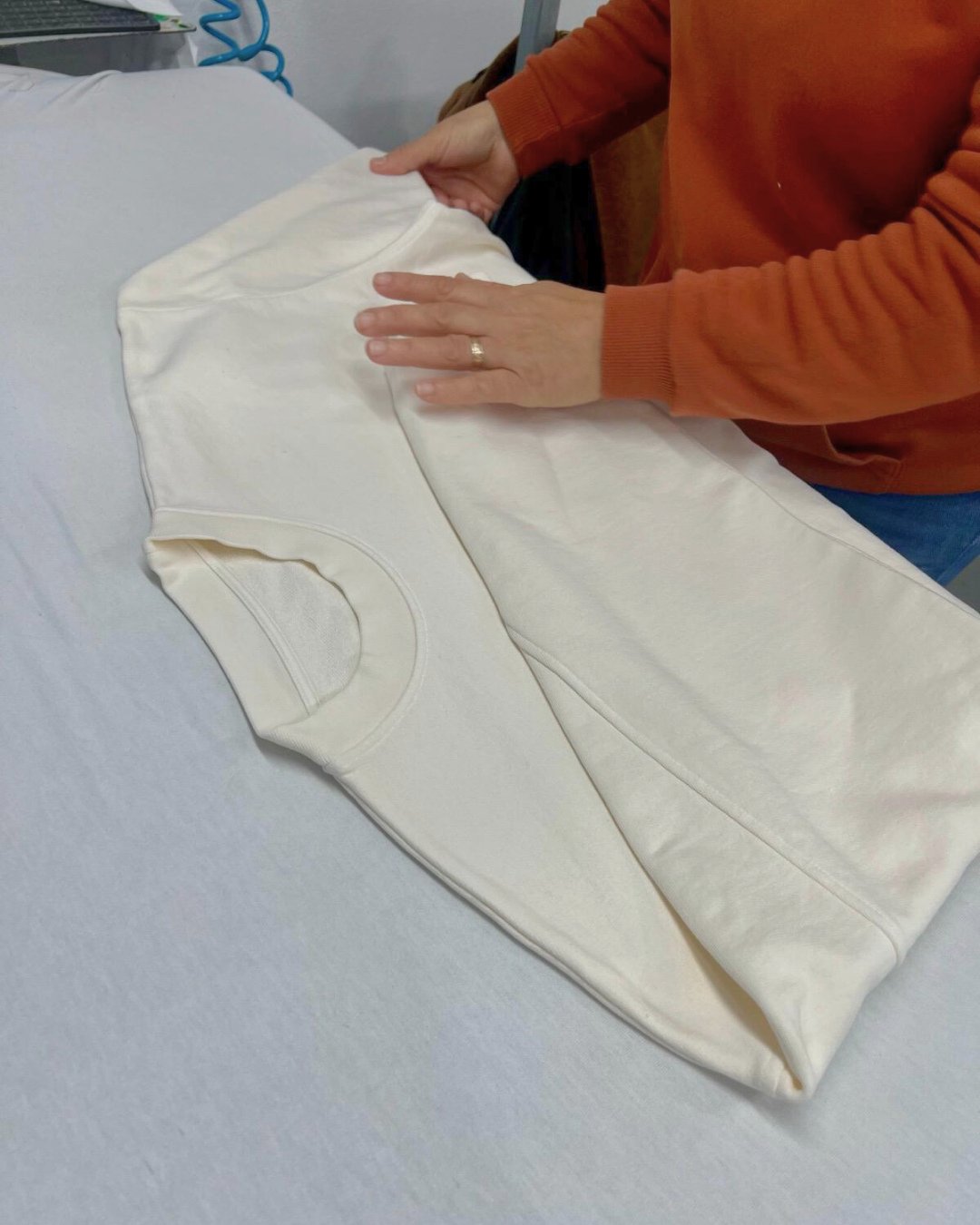 Llevamos meses trabajando en Basic Studio, pero llevamos a&ntilde;os con la idea en la cabeza. Porque vemos la misma escena una y otra vez: marcas nuevas, con gusto, con ganas de hacer algo serio&hellip; pero sin el m&uacute;sculo (ni las ganas) de u