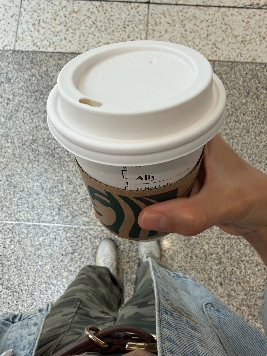 Trabajo, referencias, cosas bonitas y alg&uacute;n momento que no tiene nada que ver con nada.⁠
⁠
Un d&iacute;a cualquiera en mi carrete ☘️