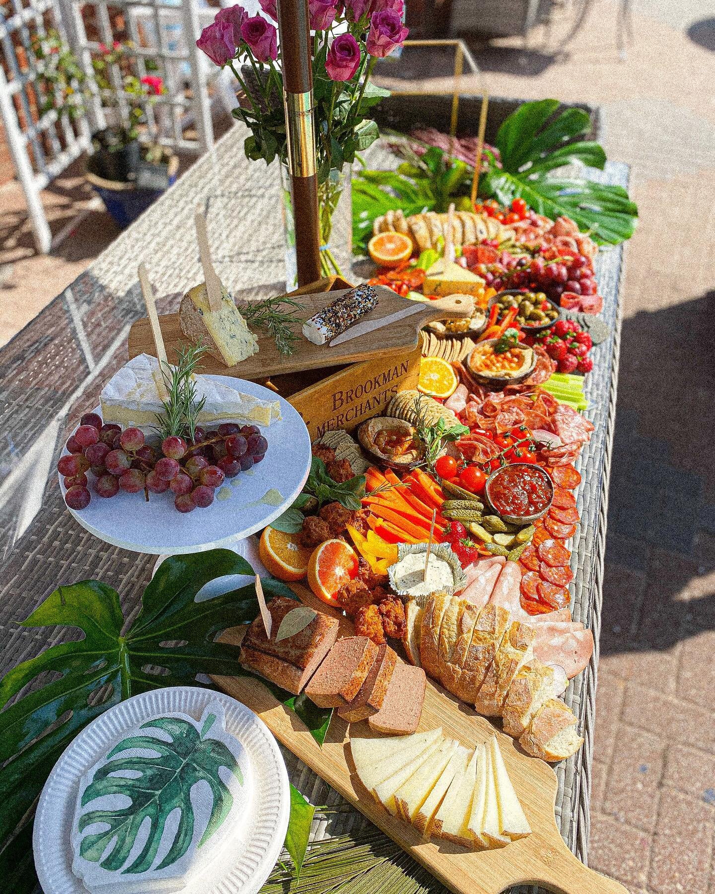 BANK HOLIDAY // made for grazing in the sun. This cute set up was for one of our darling clients to celebrate a beautiful baby shower. What spoils!! ❤️