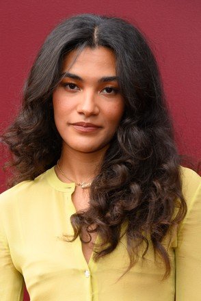 olivia-dean-440nw-14732884bi.jpg