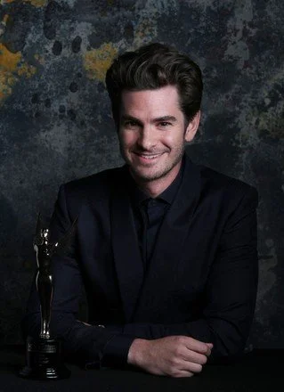 andrew-garfield-440nw-12827729cp.jpg