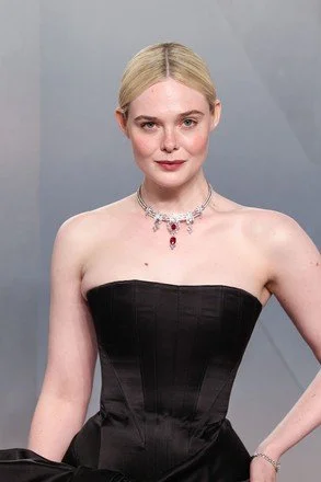 elle-fanning-wearing-custom-givenchy-by-sarah-440nw-16777979on.jpg