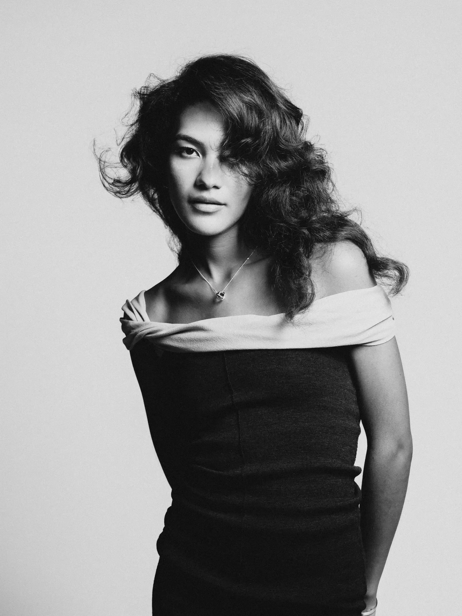 Olivia Dean bw12.webp