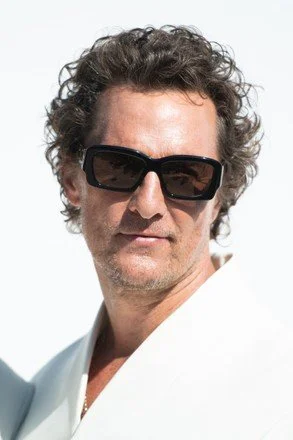 matthew-mcconaughey-attending-jacquemus-menswear-springsummer-2026-440nw-15379182cc.jpg
