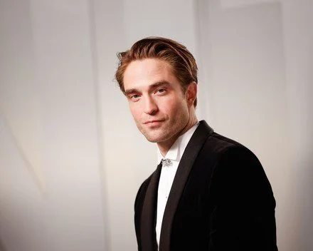 robert-pattinson-440nw-16776116fg.jpg