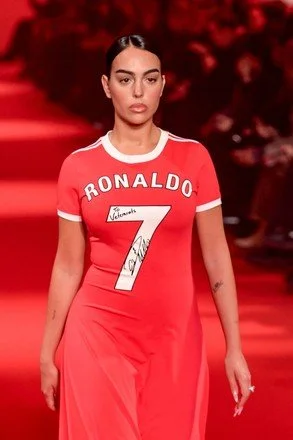 georgina-rodriguez-paid-tribute-her-footballer-boyfriend-440nw-14371694b.jpg