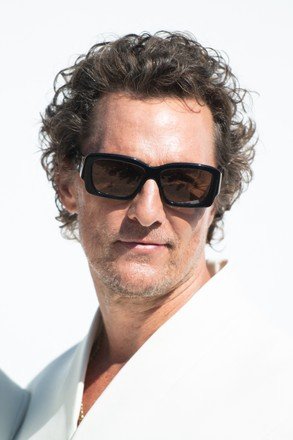 matthew-mcconaughey-attending-jacquemus-menswear-springsummer-2026-440nw-15379182cb.jpg