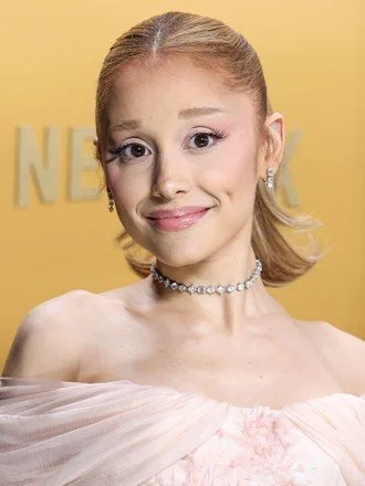 ariana-grande-butera-wearing-custom-loewe-jared-440nw-15166217qs.jpg