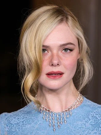 elle-fanning-wearing-gucci-arrives-14th-annual-440nw-15667159lx.jpg