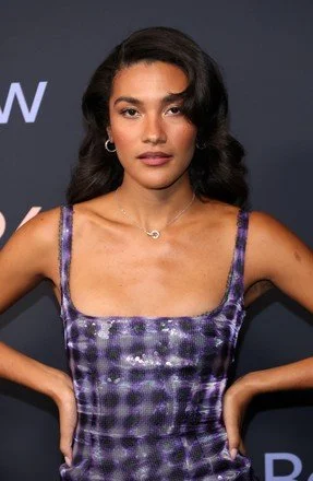 olivia-dean-440nw-16472885ii.jpg