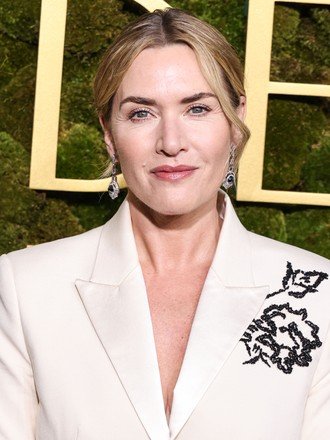 kate-winslet-wearing-bespoke-erdem-arrives-82nd-440nw-15078520aw.jpg