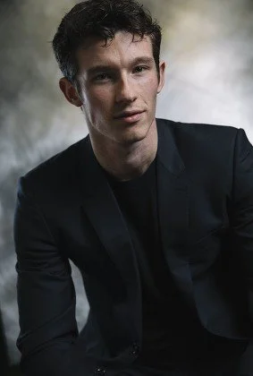callum-turner-440nw-7549464am.jpg