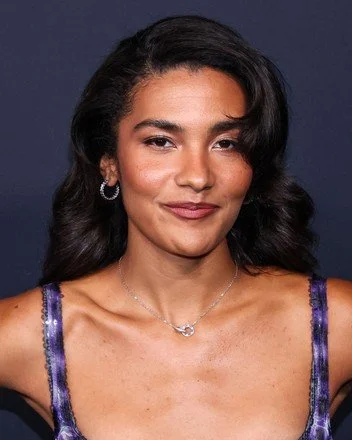 olivia-dean-wearing-16arlington-arrives-spotify's-2026-440nw-16500154ib.jpg